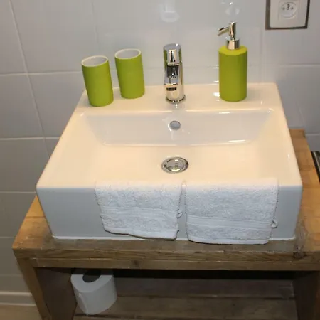 Saffels Nest Bed & Breakfast Lochristi
